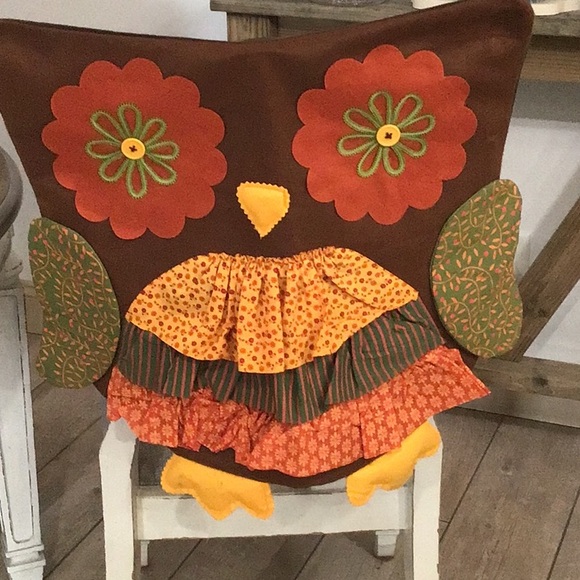 Chair back covers OWL with a matching pillow. - Picture 2 of 7